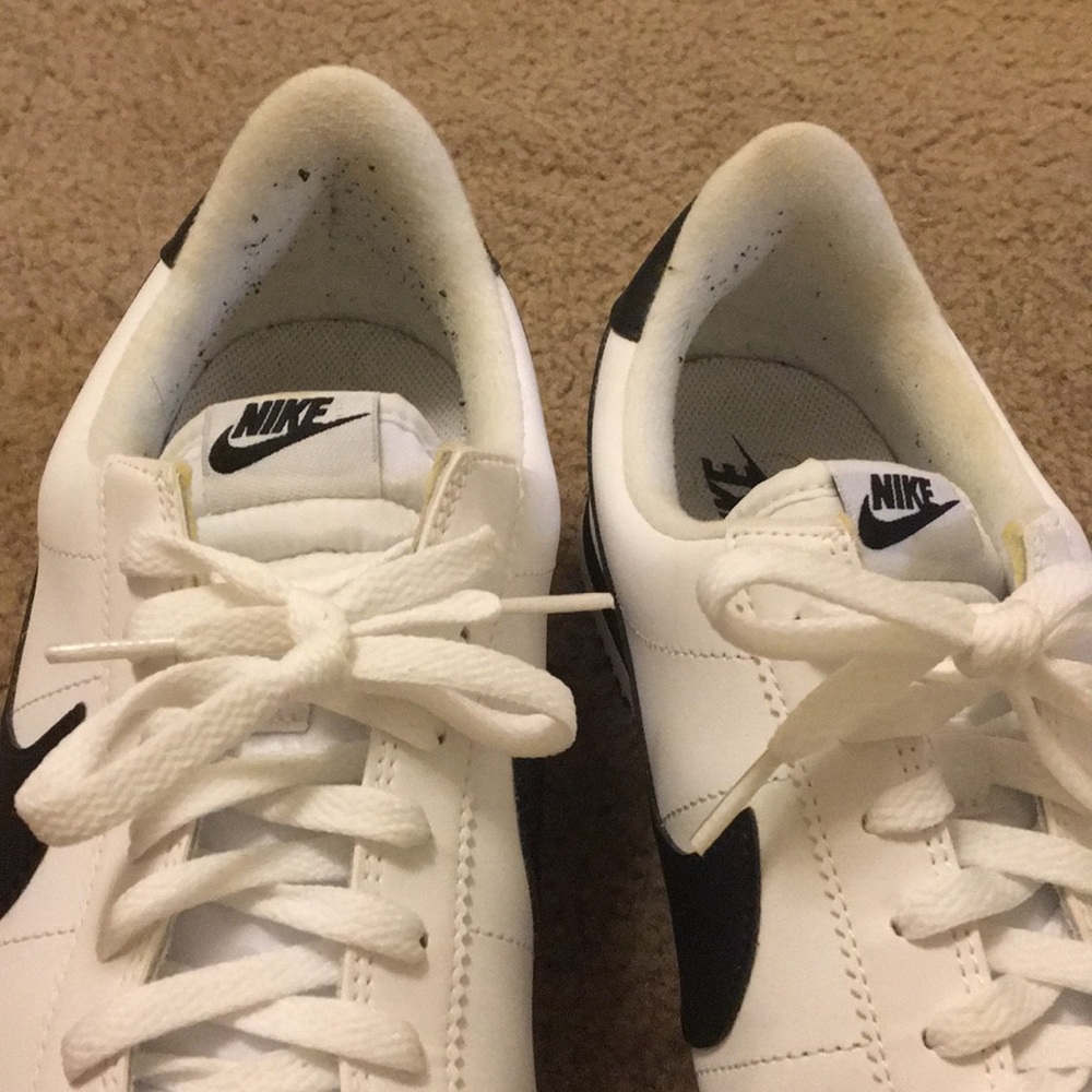 Nike’s - Picture 4 of 4